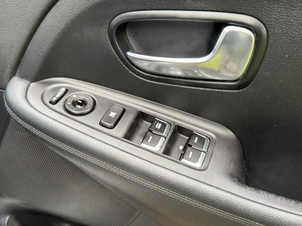 Kia Carens Silver #35