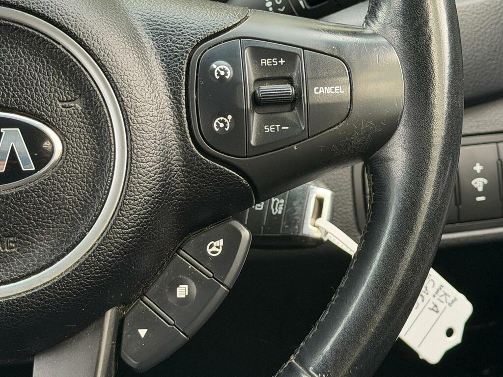 Kia Carens Silver #40