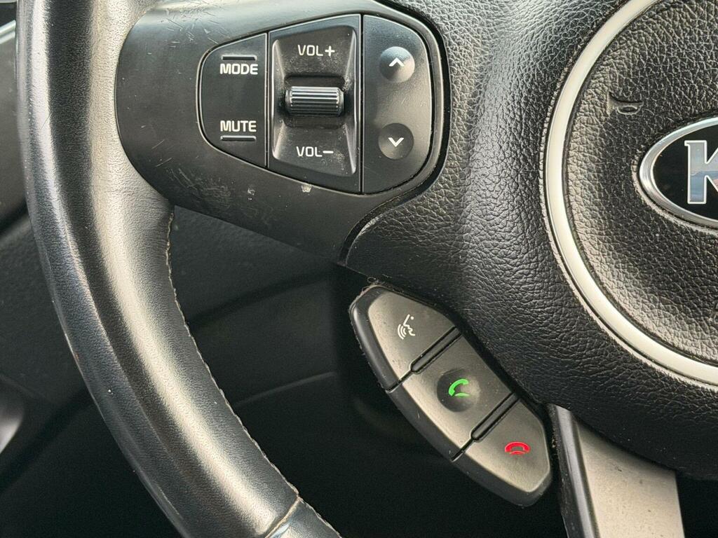 Kia Carens Silver #38