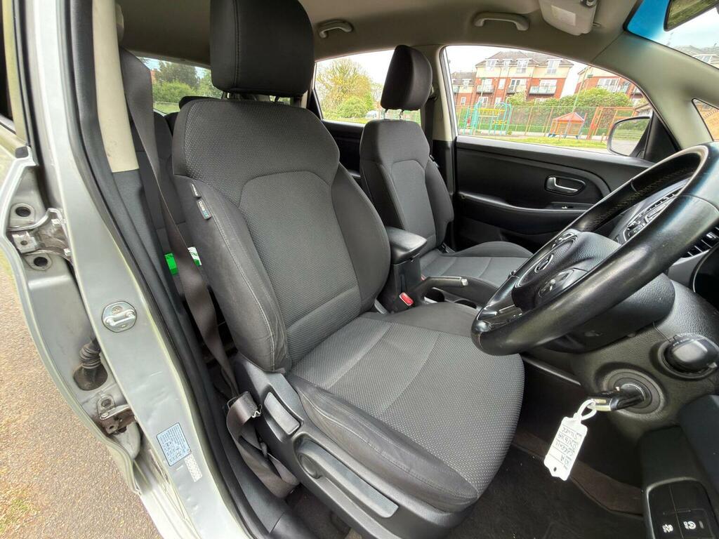Kia Carens Silver #29