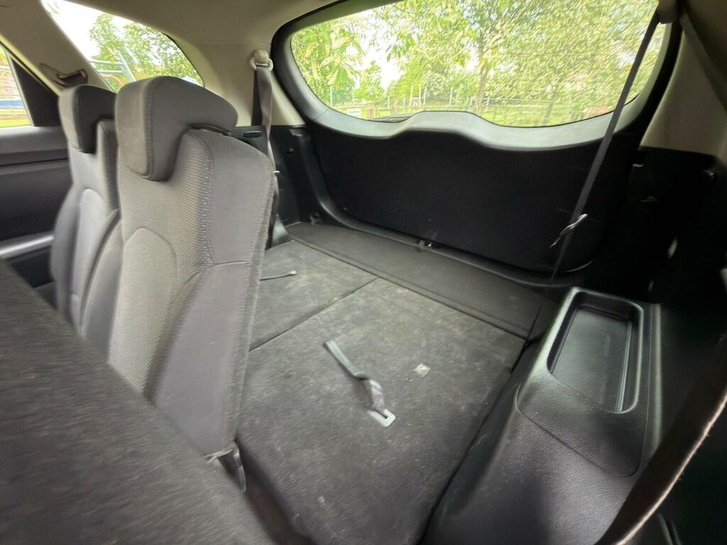 Kia Carens Silver #34