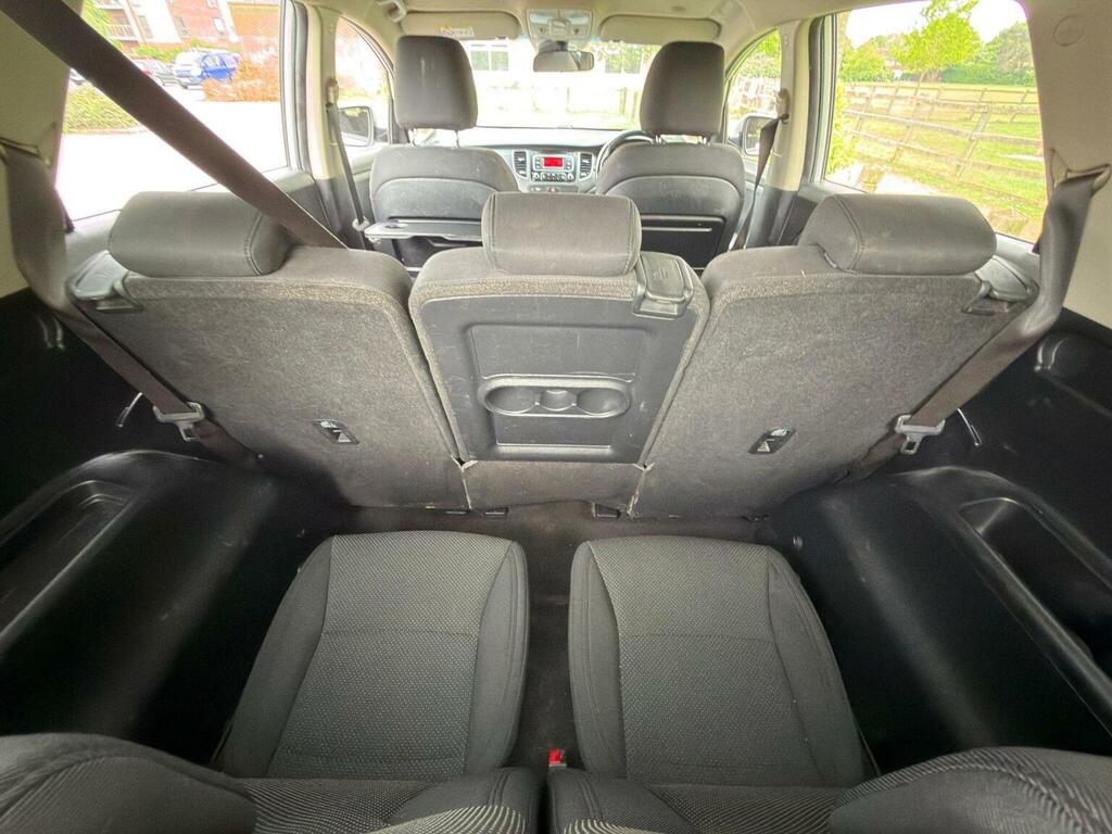 Kia Carens Silver #32