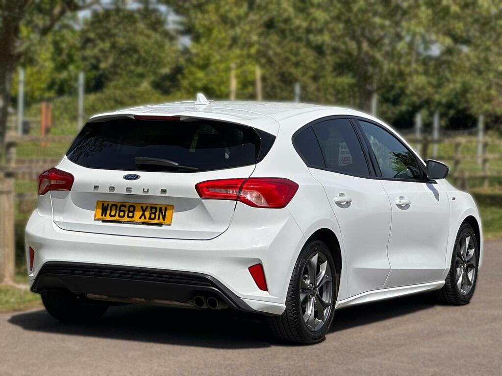 Ford Focus Hatchback 1.5T Ecoboost St-line Euro 6 Ss WO68XBN White #4