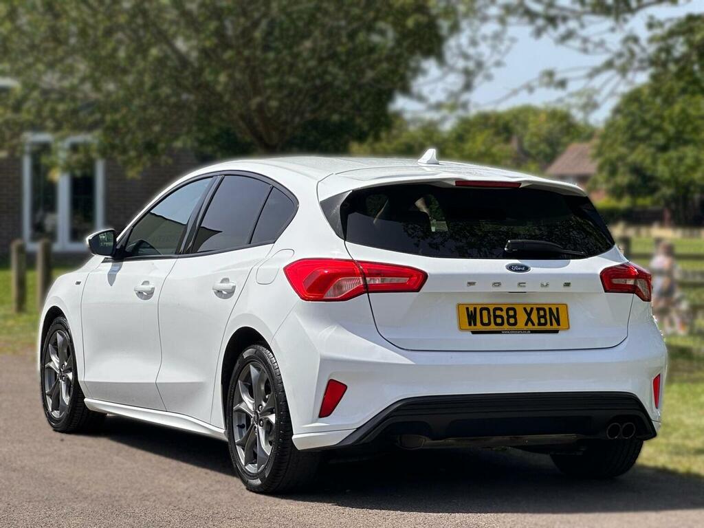Ford Focus Hatchback 1.5T Ecoboost St-line Euro 6 Ss WO68XBN White #6