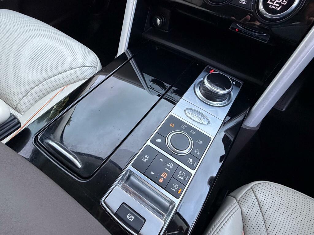 Land Rover Discovery First Edition Black #16