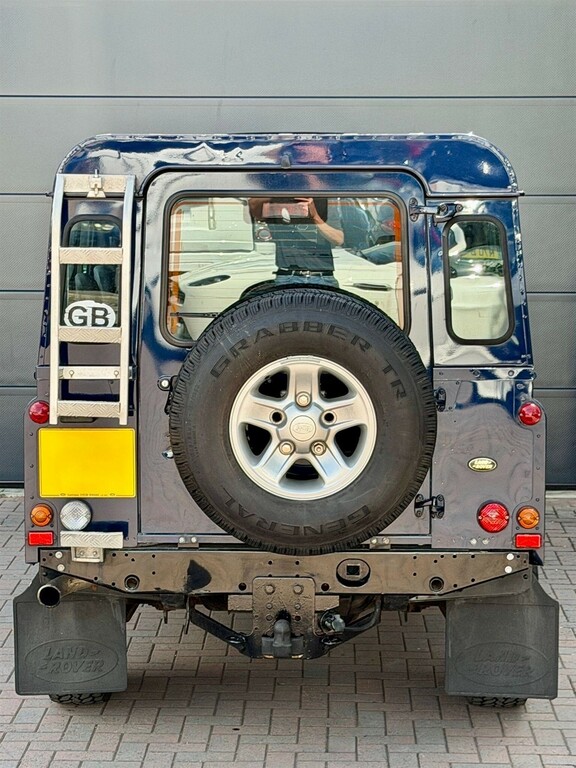 Land Rover Defender 110 110 2.5 Td5 County Green #3