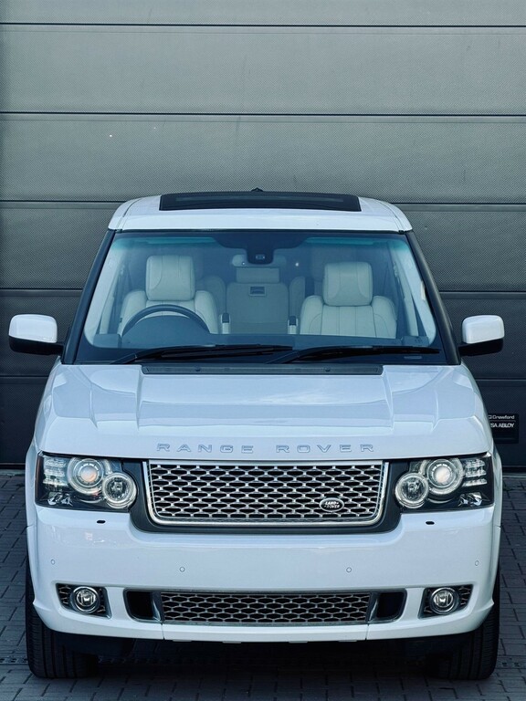 Land Rover Range Rover 4.4 Td V8 Vogue Black #2
