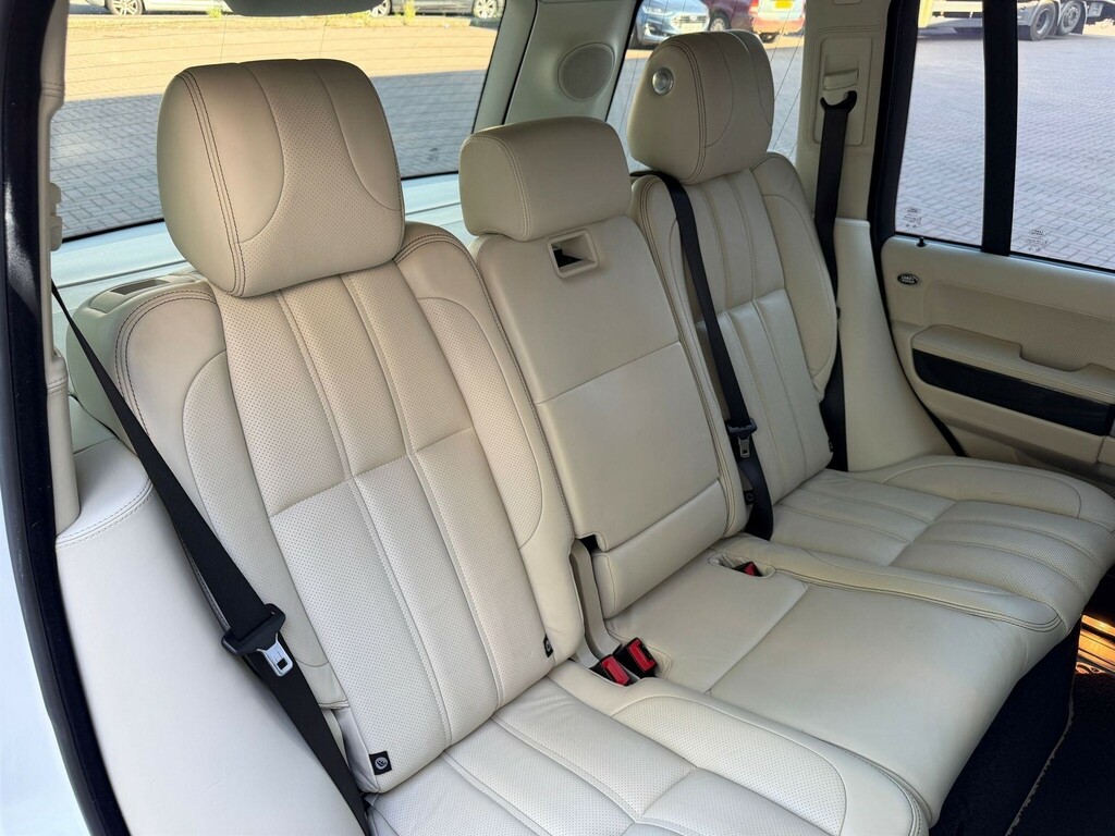 Land Rover Range Rover 4.4 Td V8 Vogue Black #26