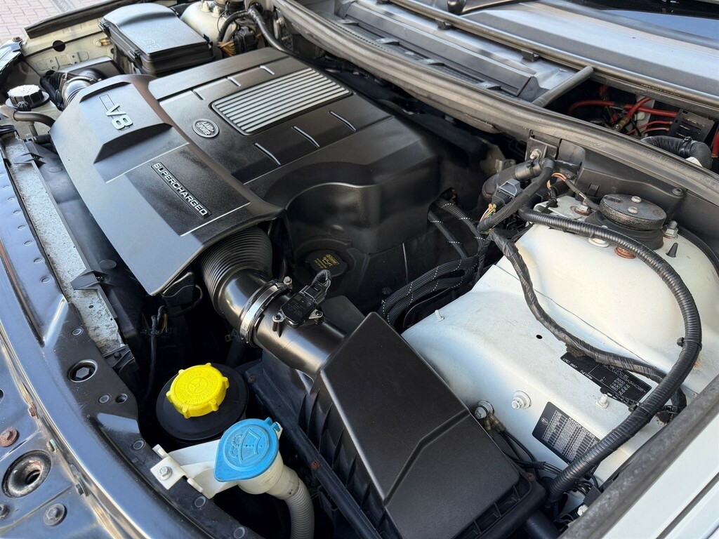 Land Rover Range Rover 4.4 Td V8 Vogue Black #17