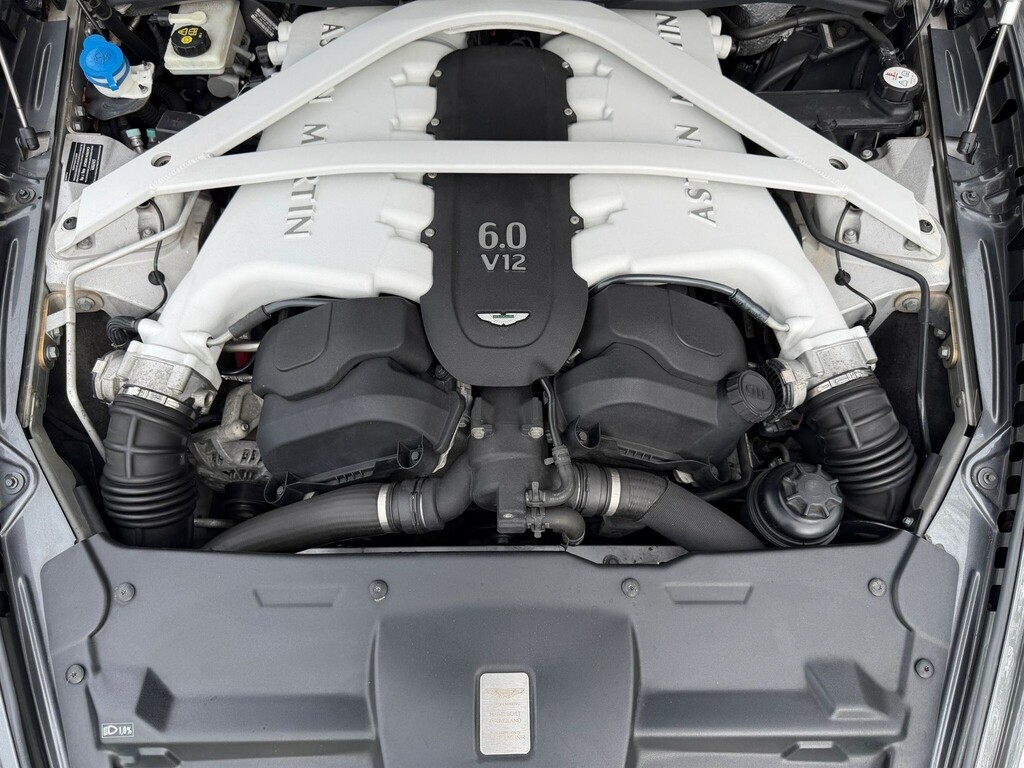 Aston Martin Rapide V12 552 Touchtronic III  #8