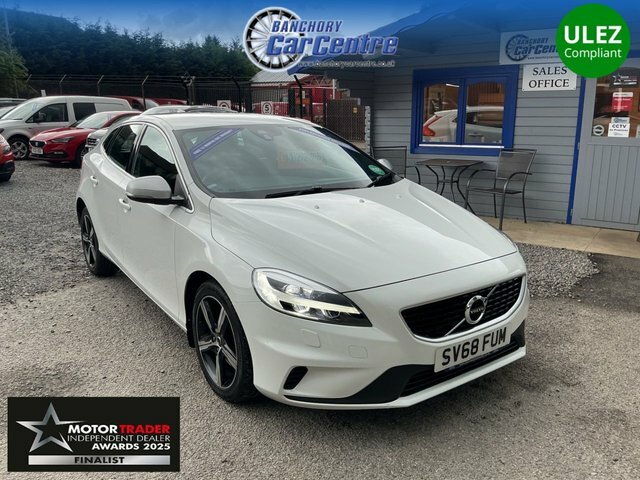 Volvo V40 2018 2.0 T2 Gpf R-design Nav Plus Hatchback Pe White