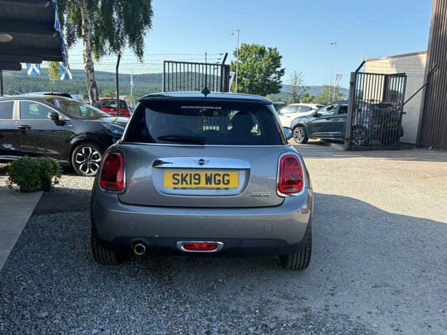 Mini Hatch 2019 1.5 Cooper Exclusive Hatchback Man SK19WGG Silver #3