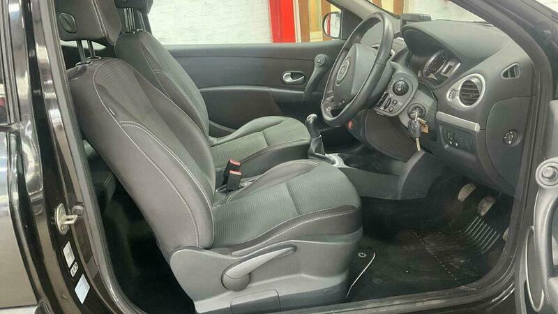 Renault Clio 1.2 Dynamique Tomtom Euro Black #4