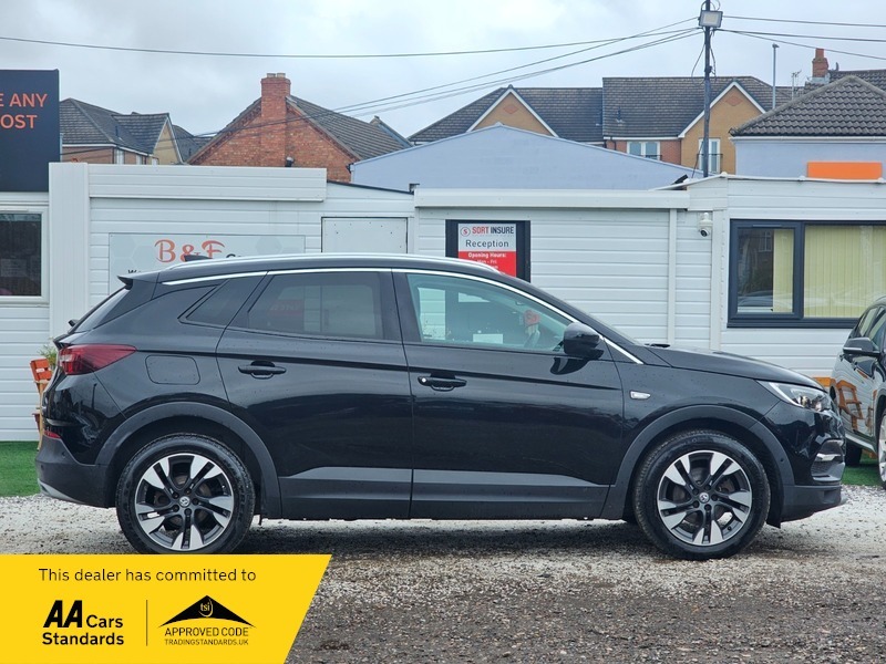 Vauxhall Grandland X 1.5 Turbo D Blueinjection Black #4