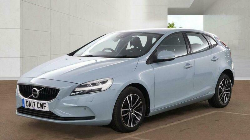 Volvo V40 2.0 D2 Momentum Nav Blue #2