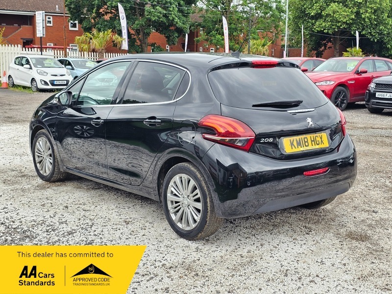 Peugeot 208 1.2 Puretech Allure Euro KM18HGX Black #6