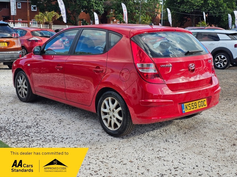 Hyundai I30 1.4 Comfort Euro 4 Red #6