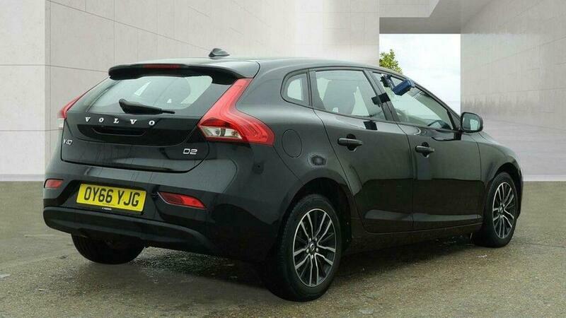 Volvo V40 2.0 D2 Momentum Euro Black #6