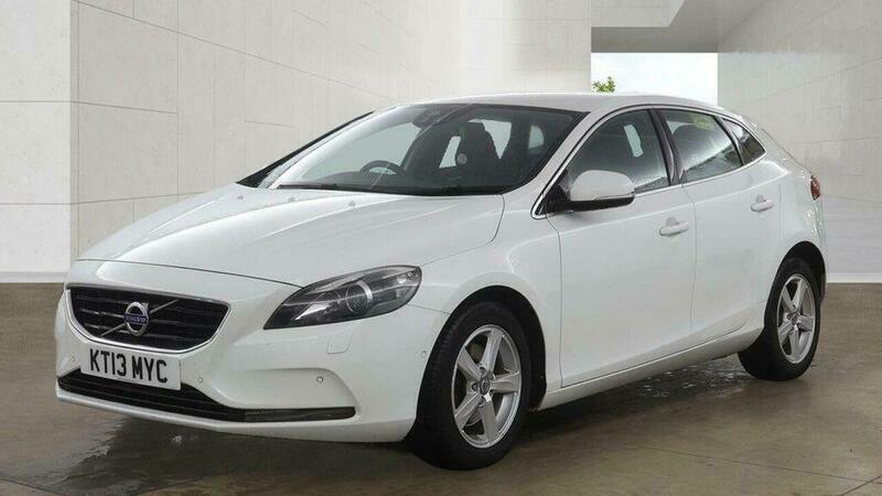 Volvo V40 1.6 D2 Se Nav White #2