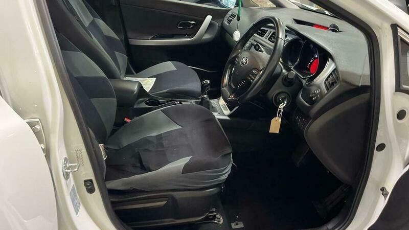 Kia Ceed 1.6 Gdi Ecodynamics 2 White #4