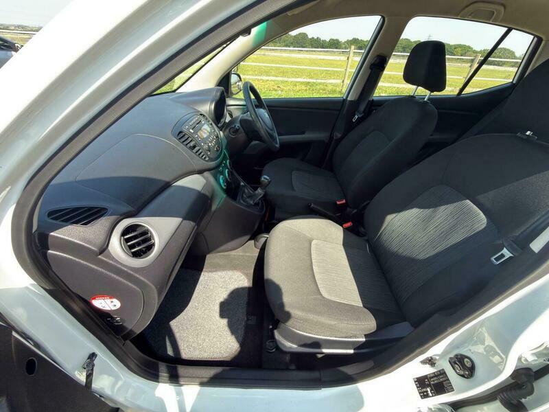 Hyundai I10 Active 5-Door Red #17