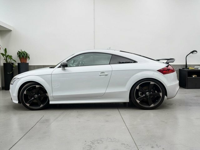 Audi TT 2.0 Tdi Black Edition White #4
