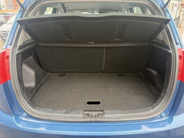 Kia Venga 2012 62 2 #13