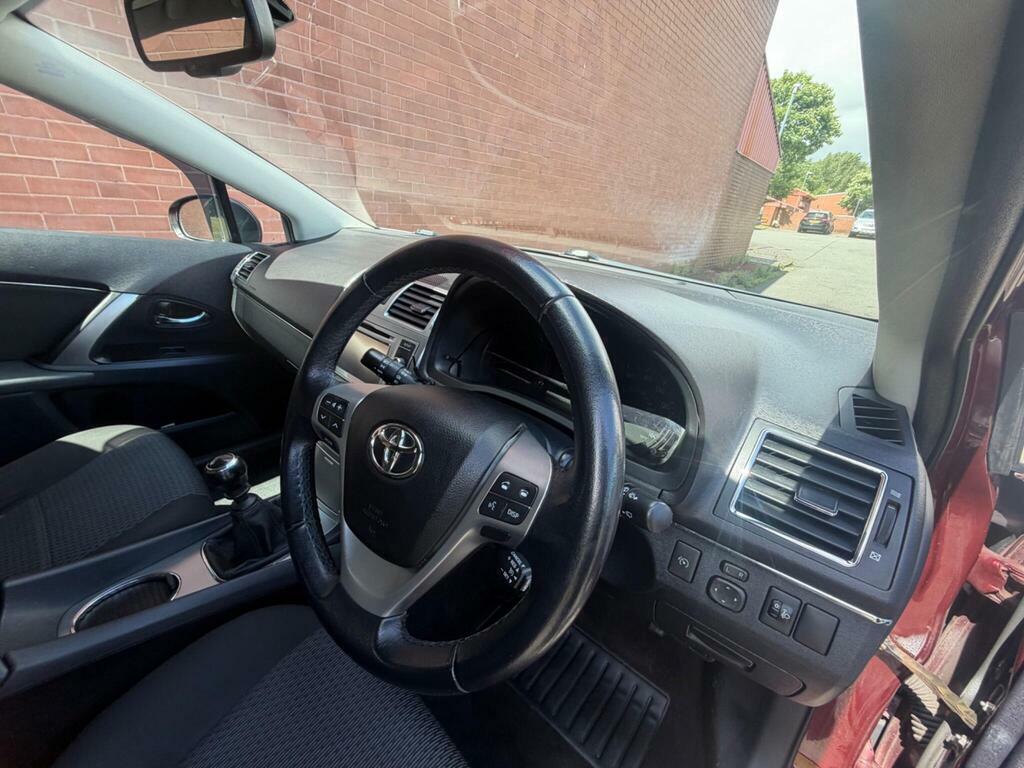 Toyota Avensis Automatic White #8