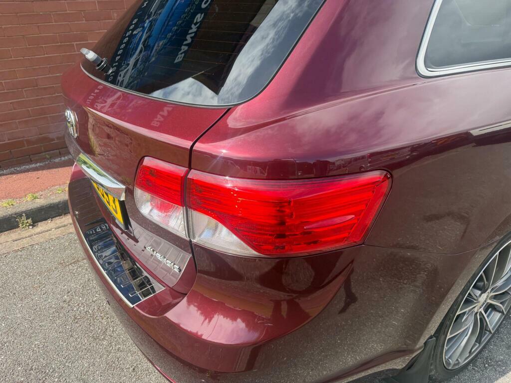 Toyota Avensis Automatic White #29