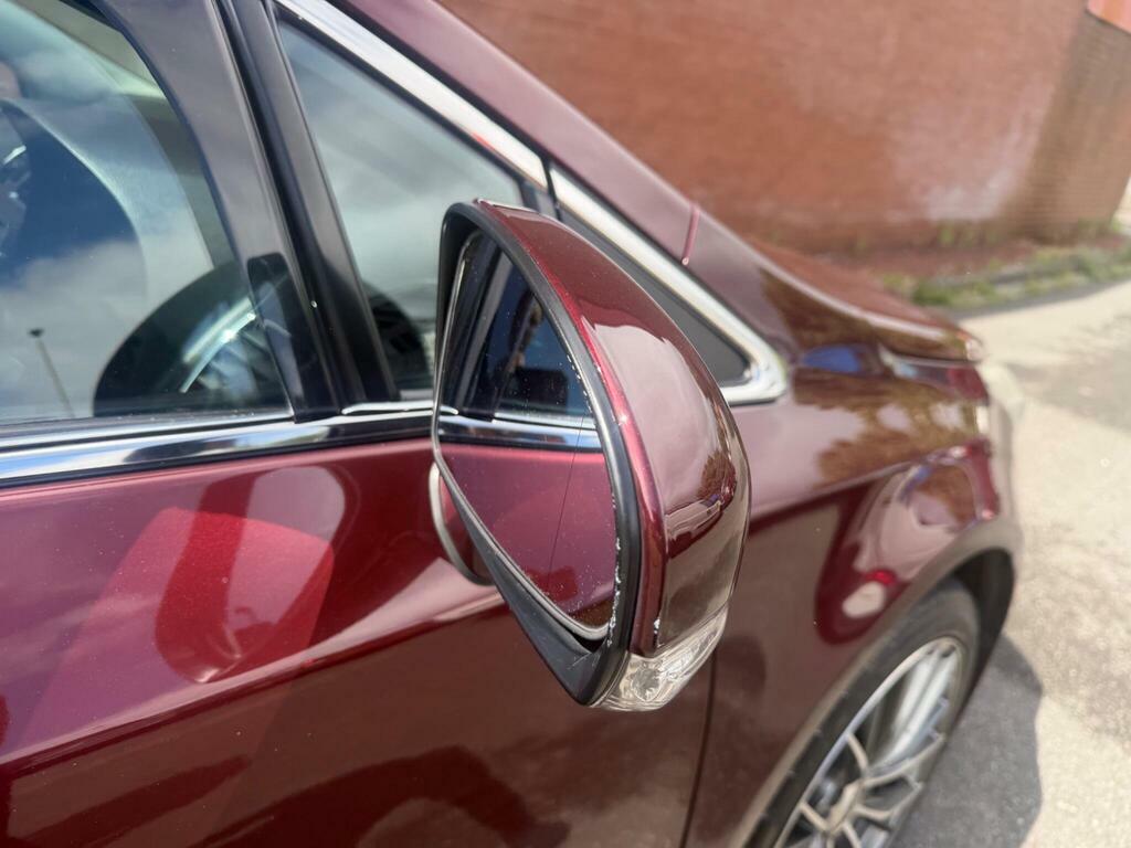Toyota Avensis Automatic White #25
