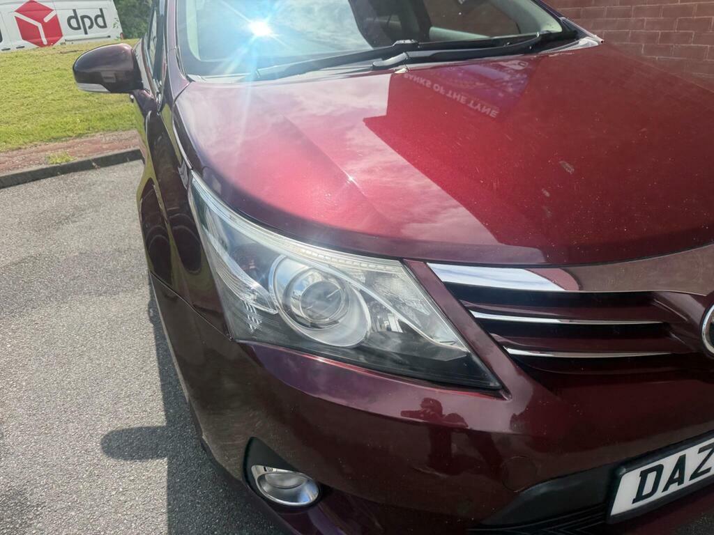 Toyota Avensis Automatic White #31