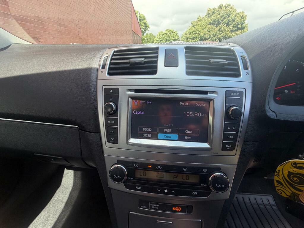 Toyota Avensis Automatic White #22