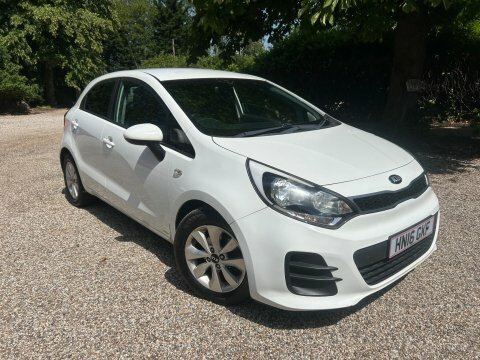 Kia RIO 2016 16 1.1 White