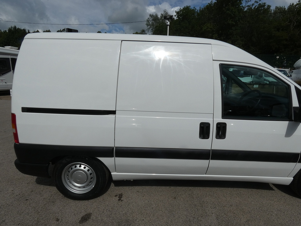 Peugeot Expert Hdi 110 Pv White #15