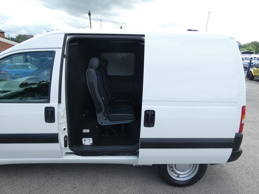 Peugeot Expert Hdi 110 Pv White #22