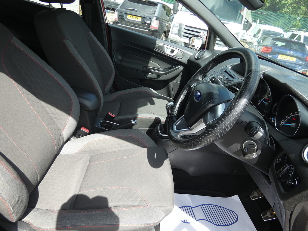 Ford Fiesta T Ecoboost St-line U5248 Ulez GK66LXE Red