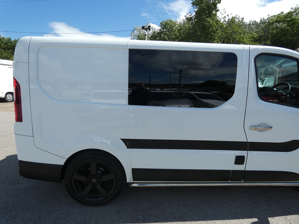 Renault Trafic 1.6 Sl27 Business Plus Dci Sr Pv 115 Bhp White #15