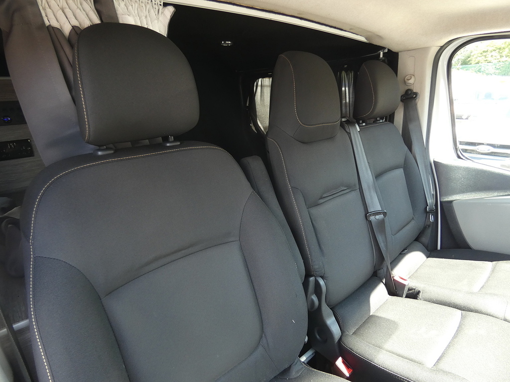 Renault Trafic 1.6 Sl27 Business Plus Dci Sr Pv 115 Bhp White #17