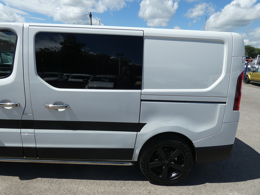 Renault Trafic 1.6 Sl27 Business Plus Dci Sr Pv 115 Bhp White #13