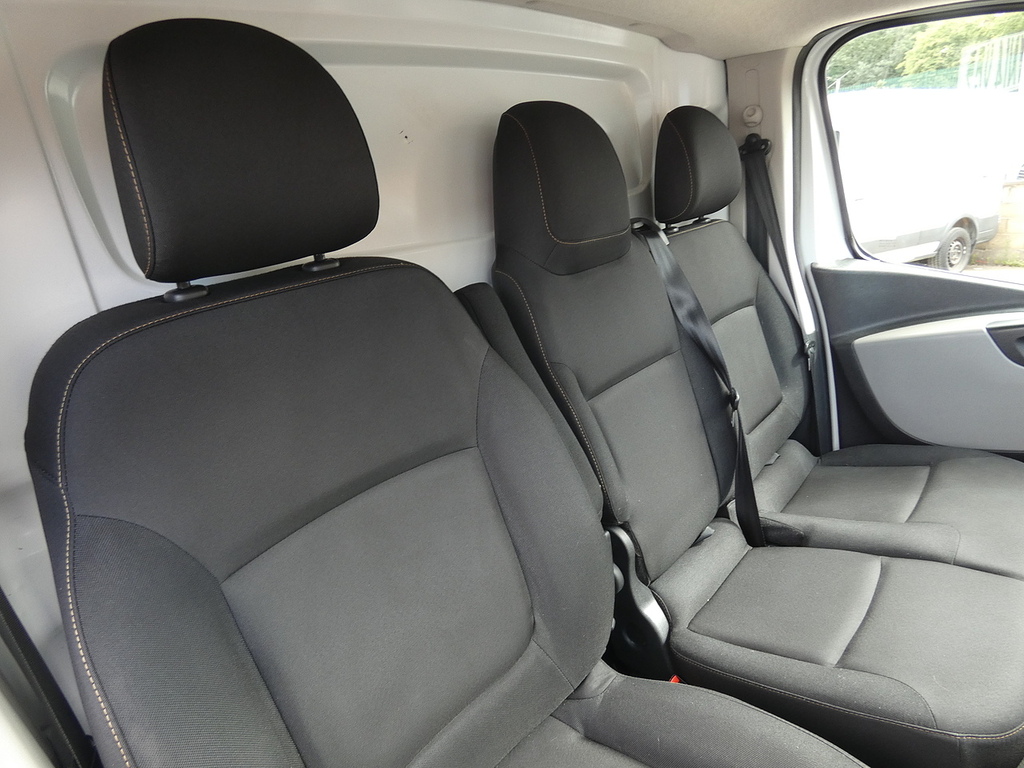 Renault Trafic Ll29 Dci 120 Sport Nav Van #18