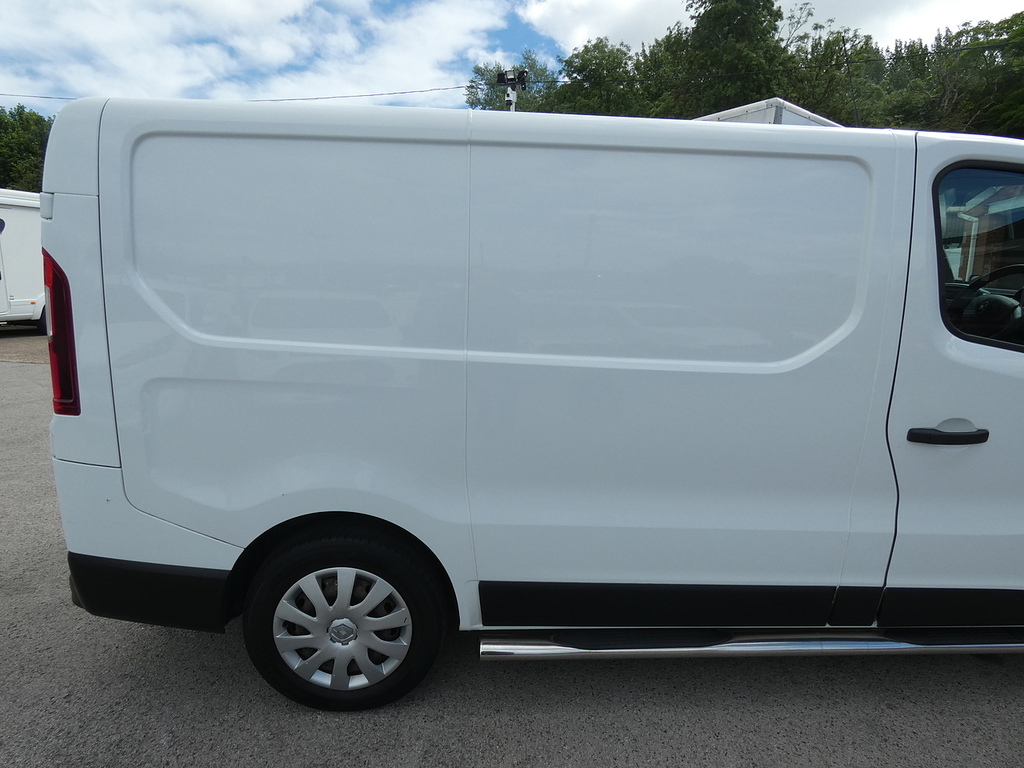 Renault Trafic Ll29 Dci 120 Sport Nav Van #16
