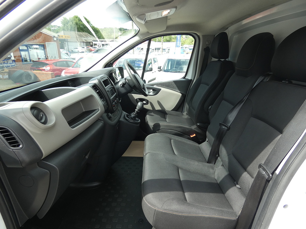 Renault Trafic 1.6Dci Energy 27 Business Plus L1h1 Swb U5255 Ul White #6