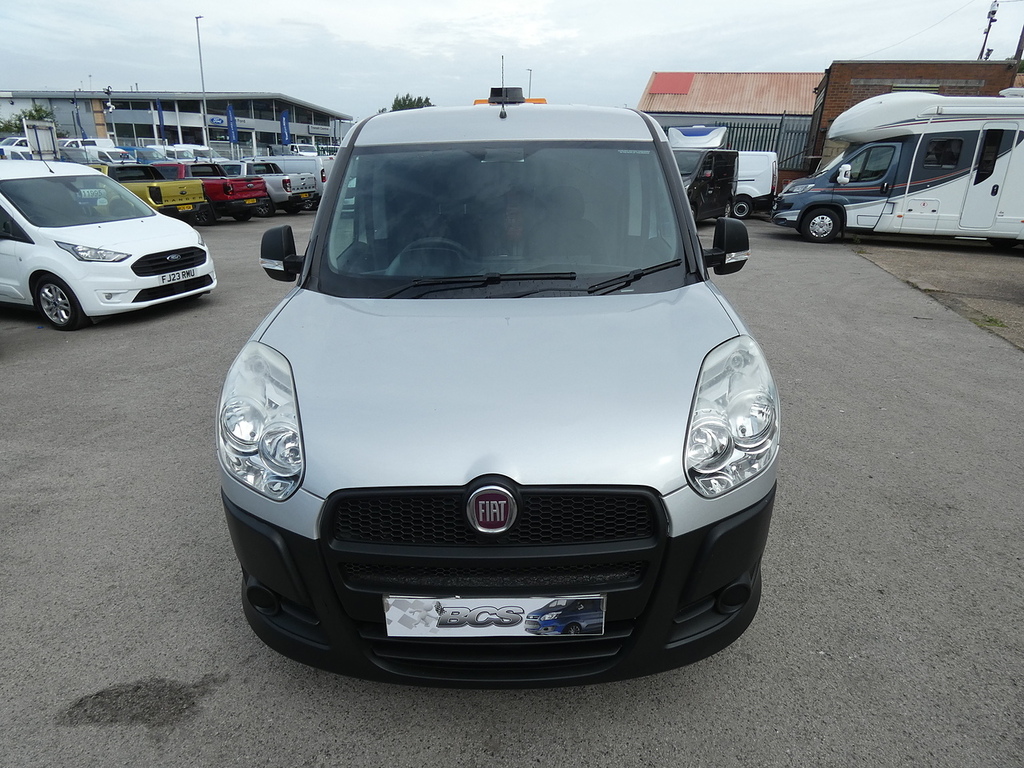Fiat Doblo Doblo Mylife Red #9