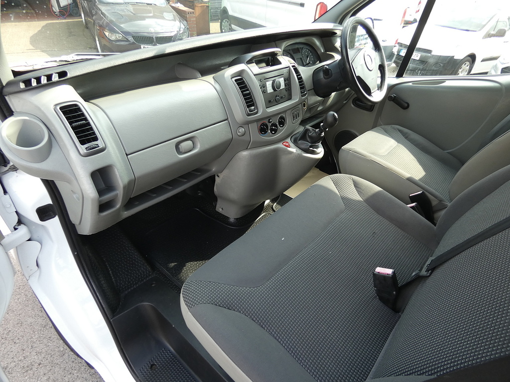 Vauxhall Vivaro 2.0 Cdti Sportive 2900 Panel Van Lwb Silver #18