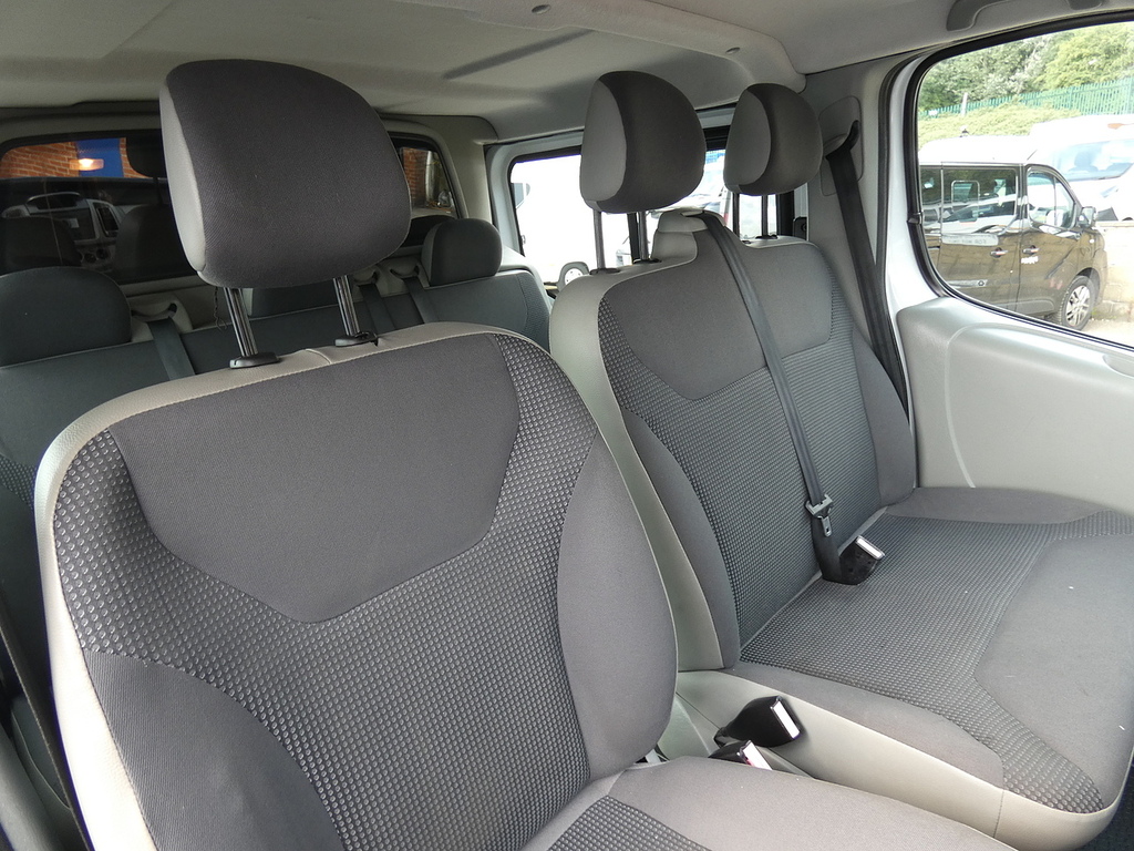 Vauxhall Vivaro 2.0 Cdti Sportive 2900 Panel Van Lwb Silver #16