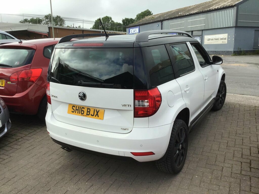 Skoda Yeti 2.0 Tdi Monte Carlo 4Wd Euro 6 Ss White #4