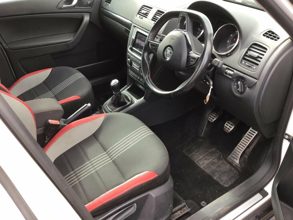 Skoda Yeti 2.0 Tdi Monte Carlo 4Wd Euro 6 Ss White #6