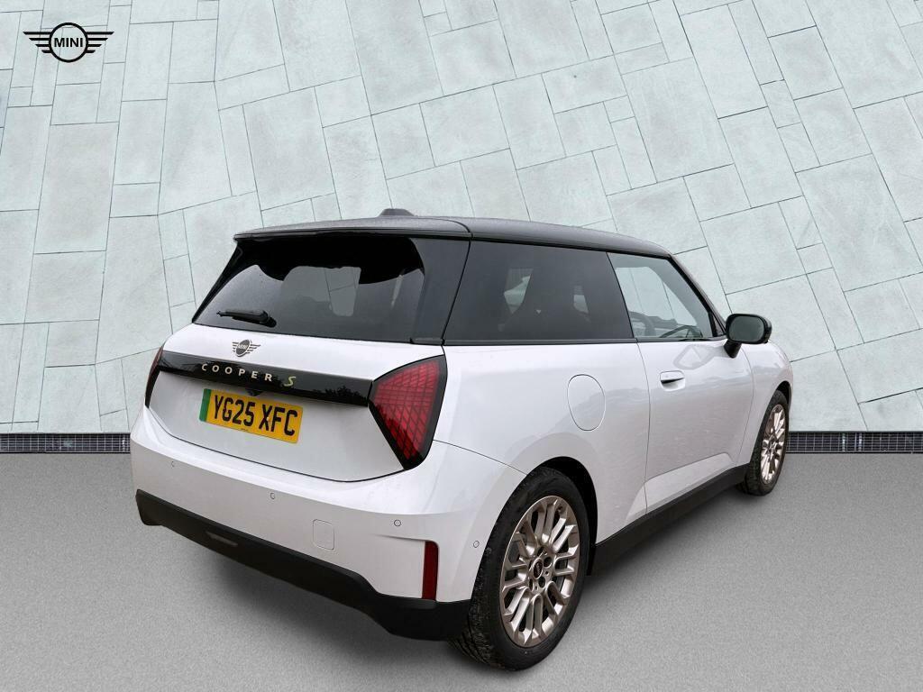 Mini Aceman Se 54.2Kwh Exclusive Hatchback White #4