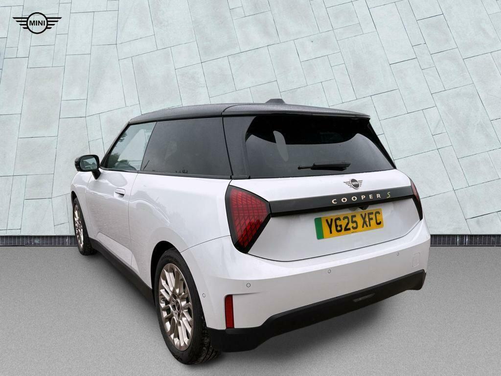 Mini Aceman Se 54.2Kwh Exclusive Hatchback White #3