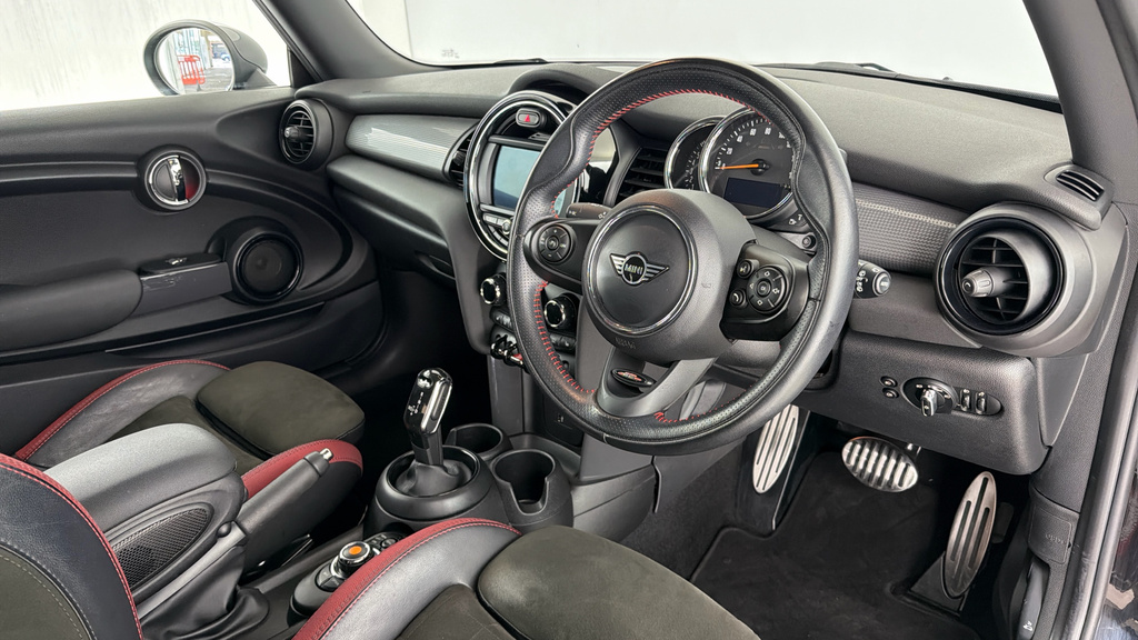 Mini Hatch 1.5 Cooper Sport Hatchback Steptronic E LL19XNW Black #6
